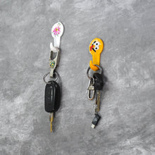 4984 4 PC ADHESIVE HOOK FOR HOLDING STUFFS,KEY AND OTHER ITEMS DeoDap